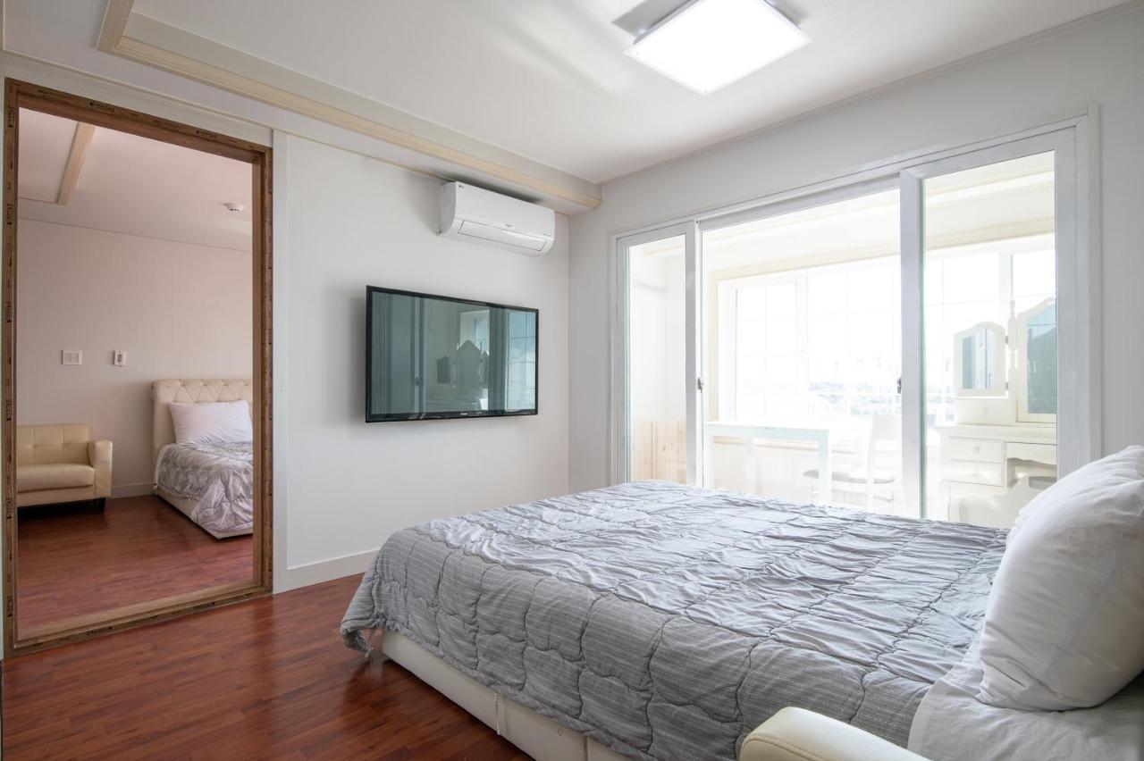 White Dream Pension Jeju Extérieur photo