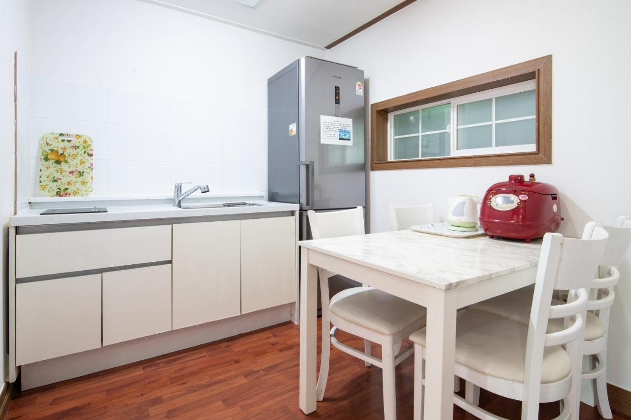White Dream Pension Jeju Extérieur photo