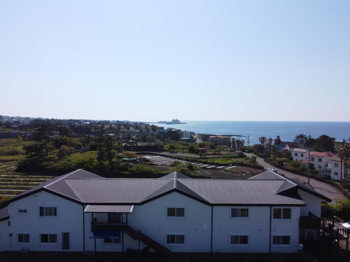 White Dream Pension Jeju Extérieur photo