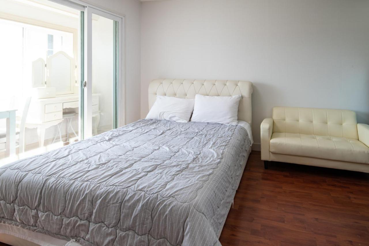 White Dream Pension Jeju Extérieur photo