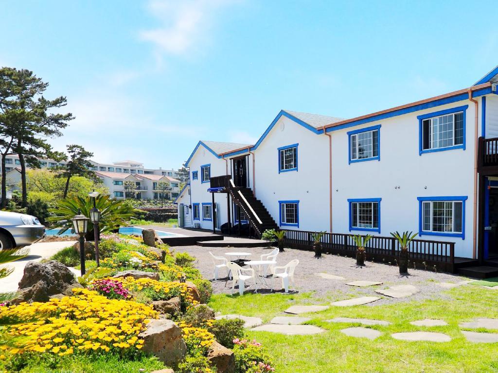 White Dream Pension Jeju Extérieur photo