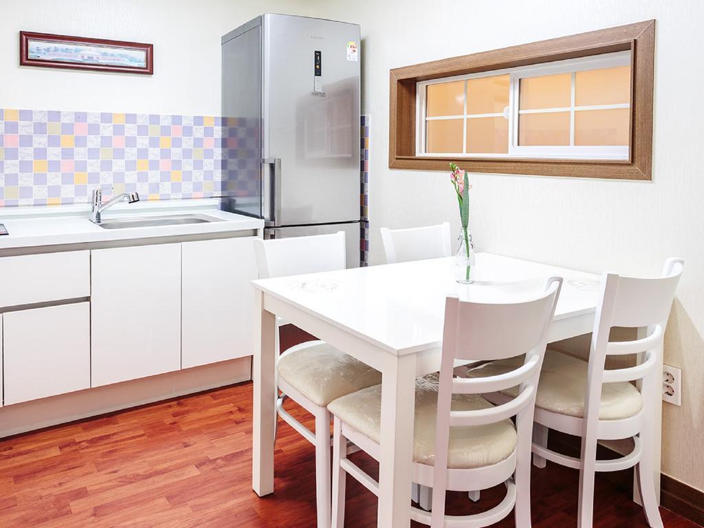 White Dream Pension Jeju Extérieur photo