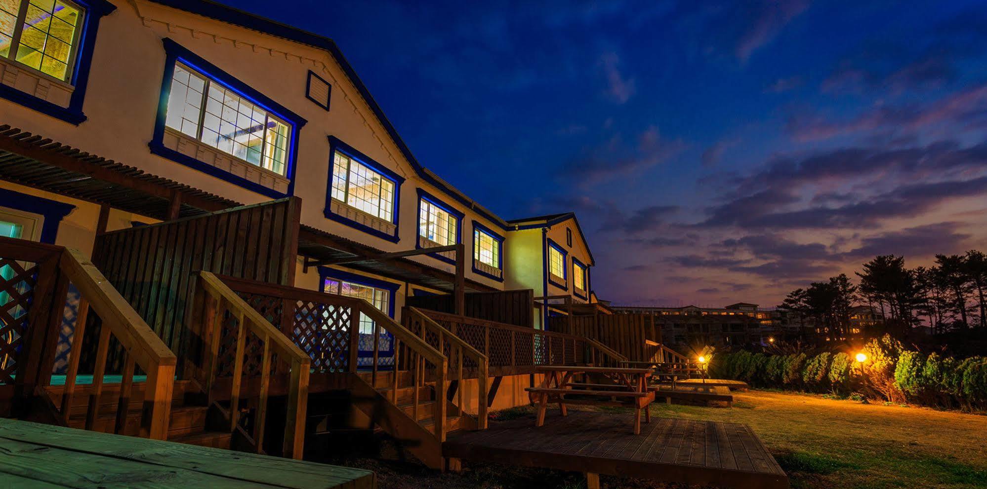 White Dream Pension Jeju Extérieur photo