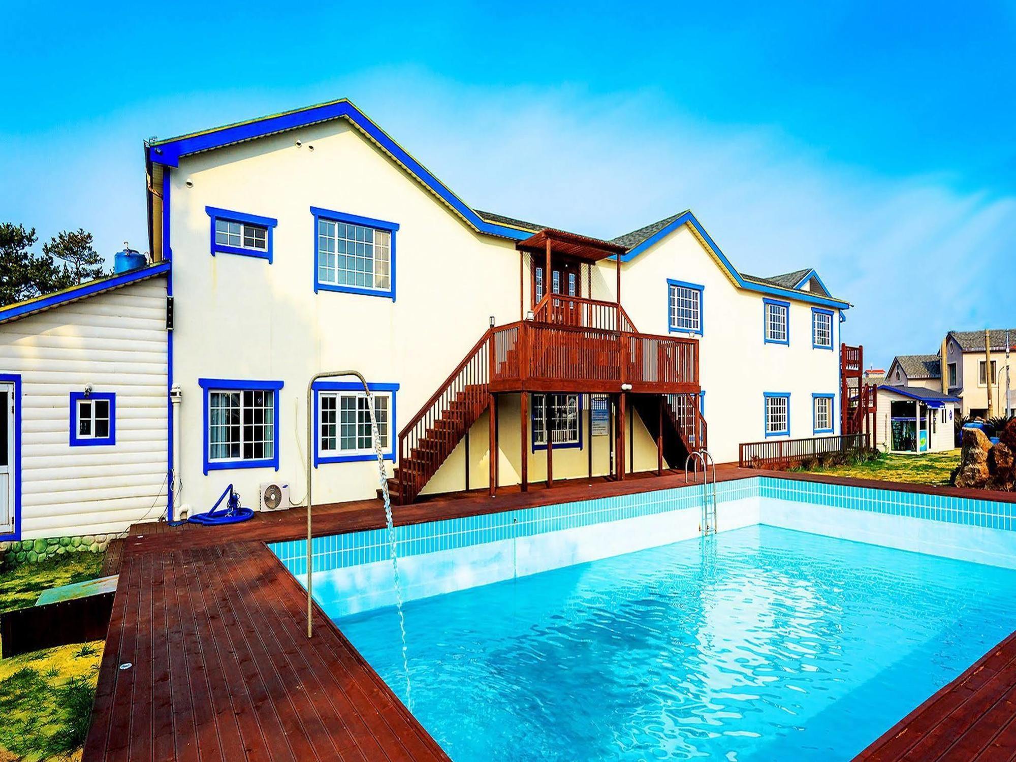 White Dream Pension Jeju Extérieur photo