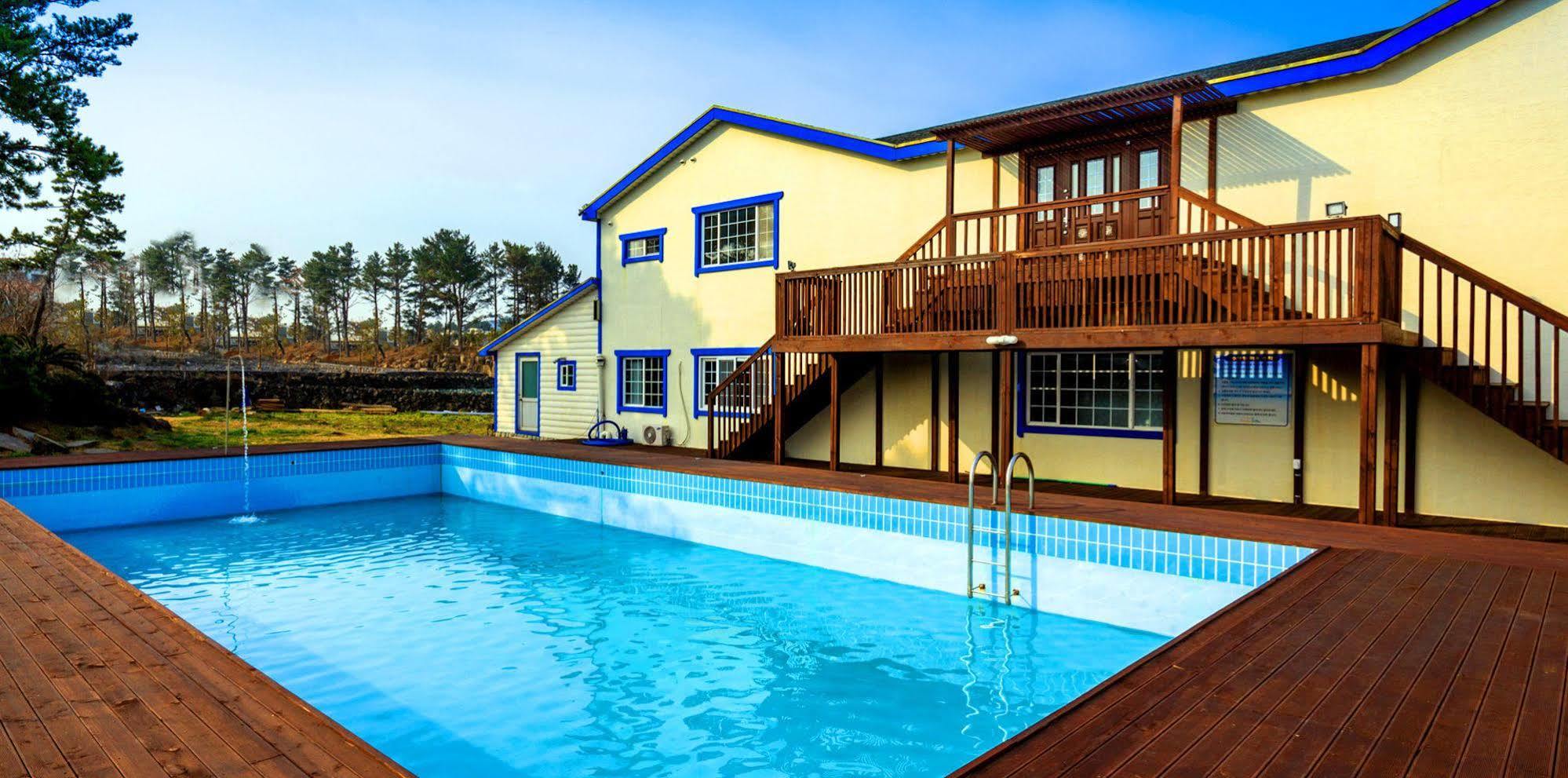 White Dream Pension Jeju Extérieur photo