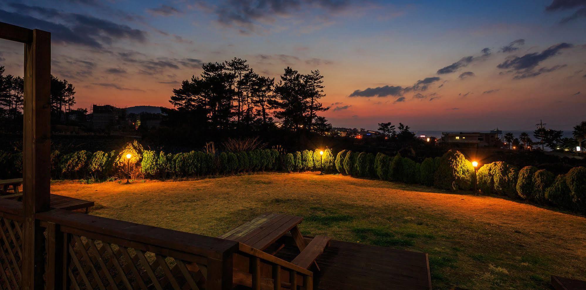 White Dream Pension Jeju Extérieur photo
